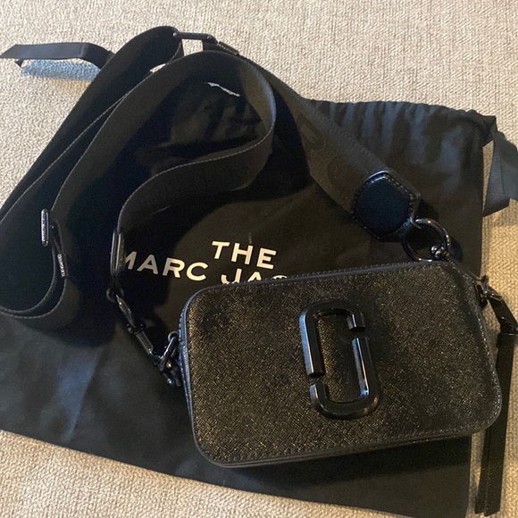 Marc Jacobs Handbags - Authentic Snapshot bag